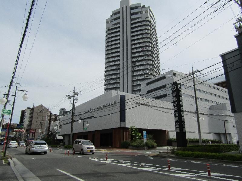 クサツエストピアホテルの外観