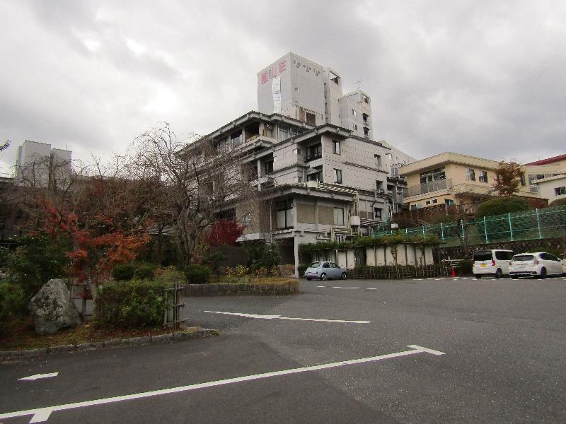 里湯昔話雄山荘の外観