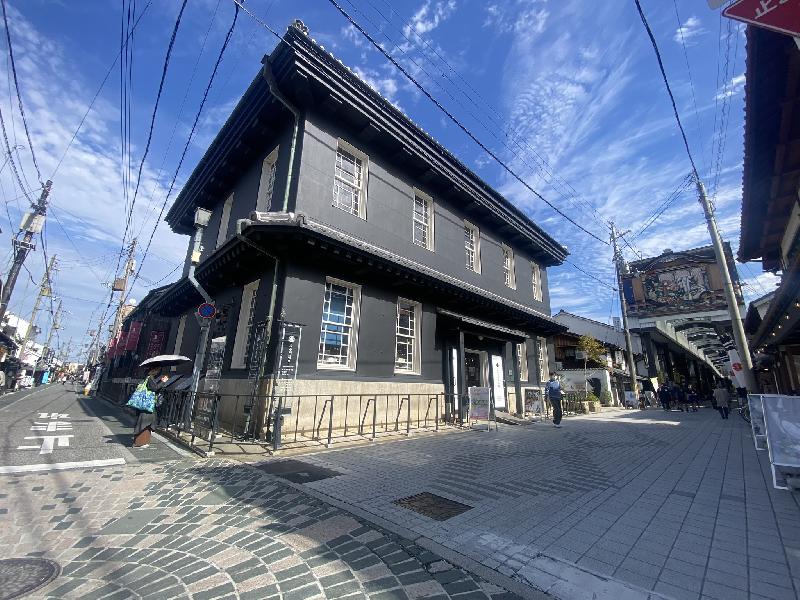 黒壁ガラス館